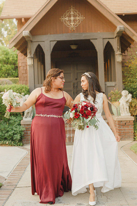  red and blue farmhouse wedding – bridesmaid 