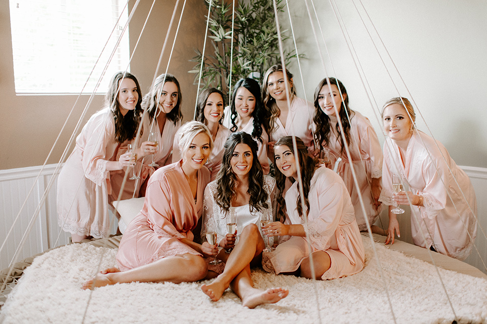  bohemian orange wedding – bridesmaids getting ready 