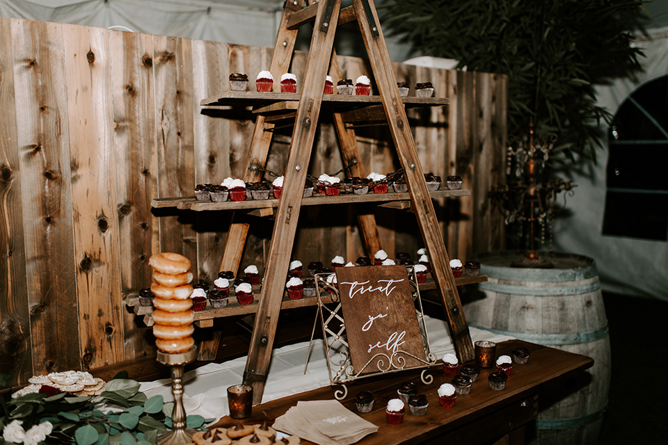  bohemian orange wedding – desserts