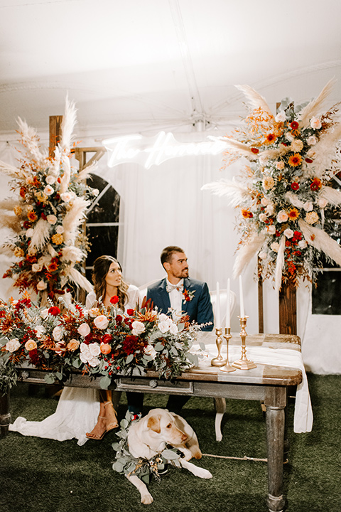  bohemian orange wedding – sweetheart table 