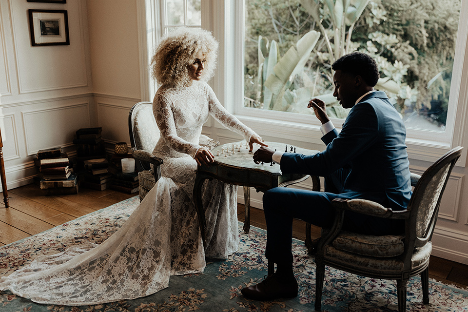  romantic Airbnb microwedding – playing chess 