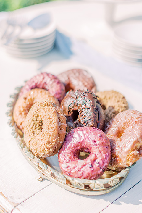  fun garden wedding with a traditional tea ceremony – donuts 