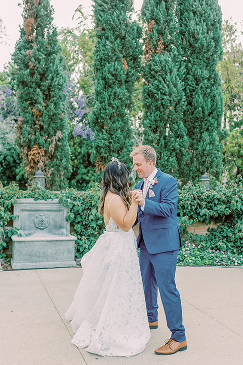  fun garden wedding with a traditional tea ceremony – first dance 