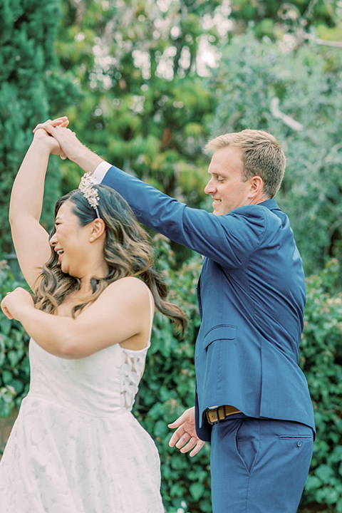  fun garden wedding with a traditional tea ceremony – first dance