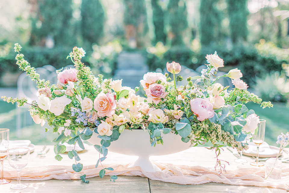  fun garden wedding with a traditional tea ceremony – flowers on the table