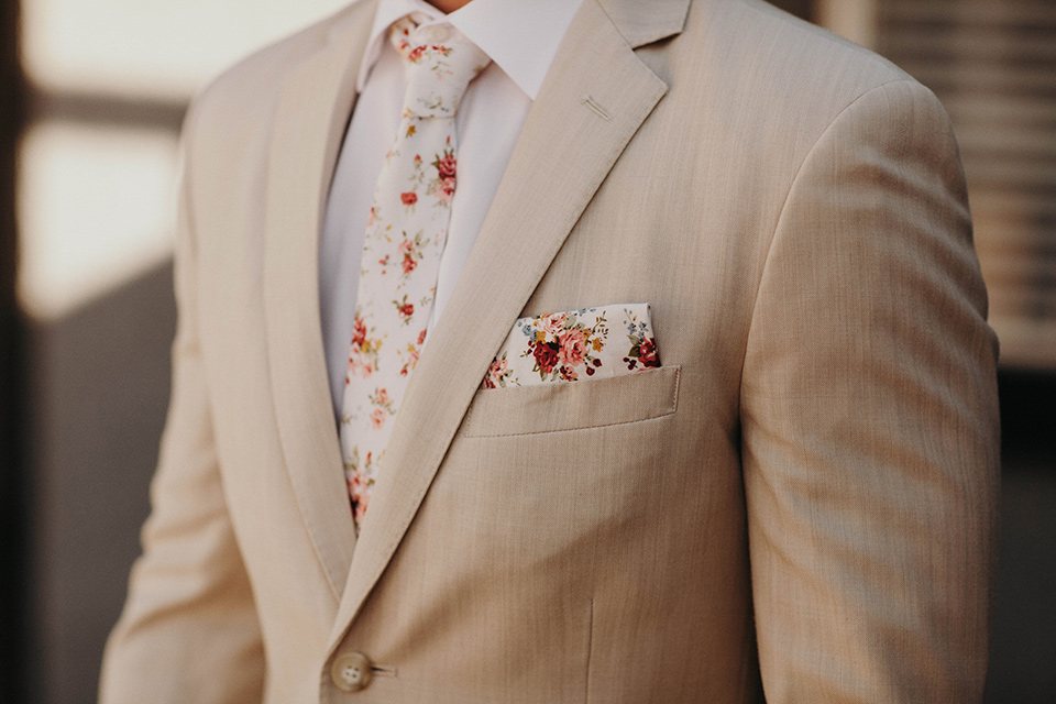  boho adventure elopement in Joshua tree, CA – groom close up