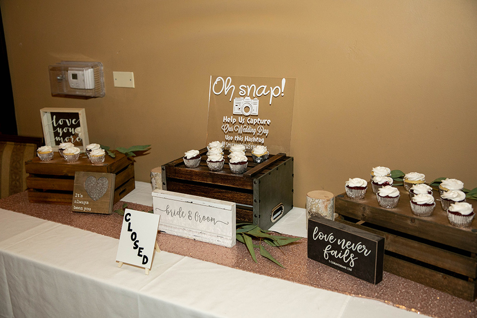  grey and black rustic wedding in Temecula – dessert