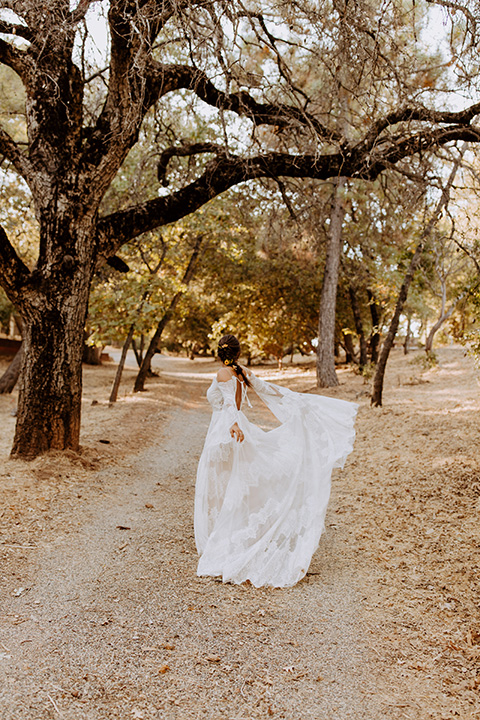  rustic bohemian wedding with brown and gold color scheme – bride 