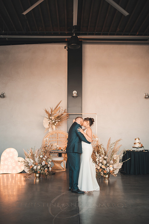  hangar 21 fullerton wedding with navy and bohemian style – first dance 