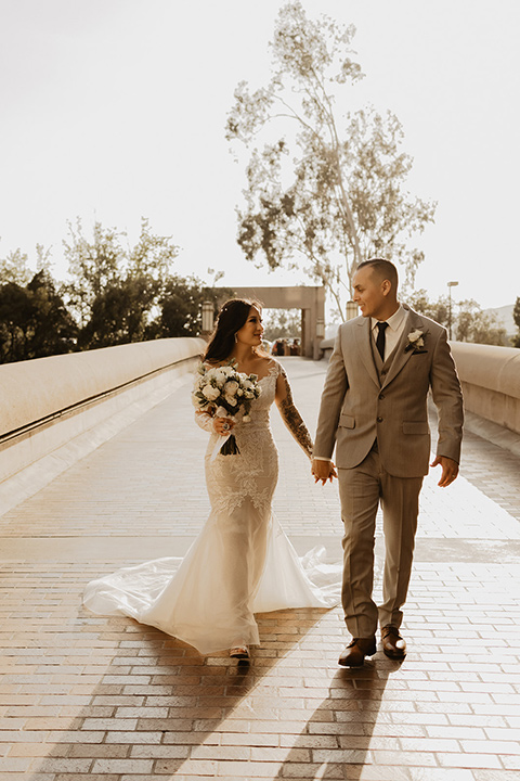  neutral modern wedding – couple outside 