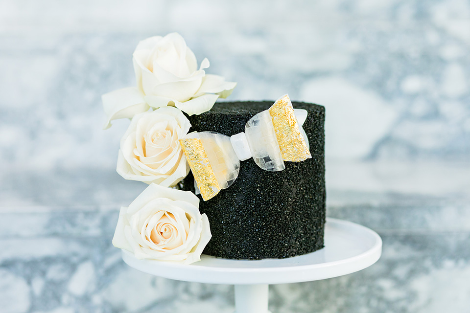  glitz and glam shoot at the Hotel Indigo – cakes 