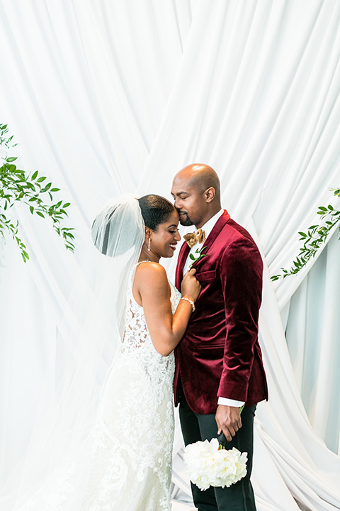  glitz and glam shoot at the Hotel Indigo – couple at ceremony