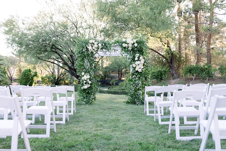  black and white wedding design with touches of greenery – ceremony 