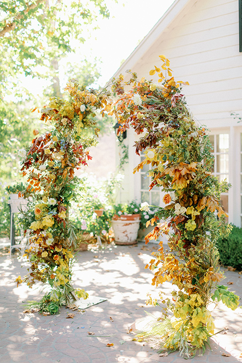  boho autumn wedding– ceremony arch