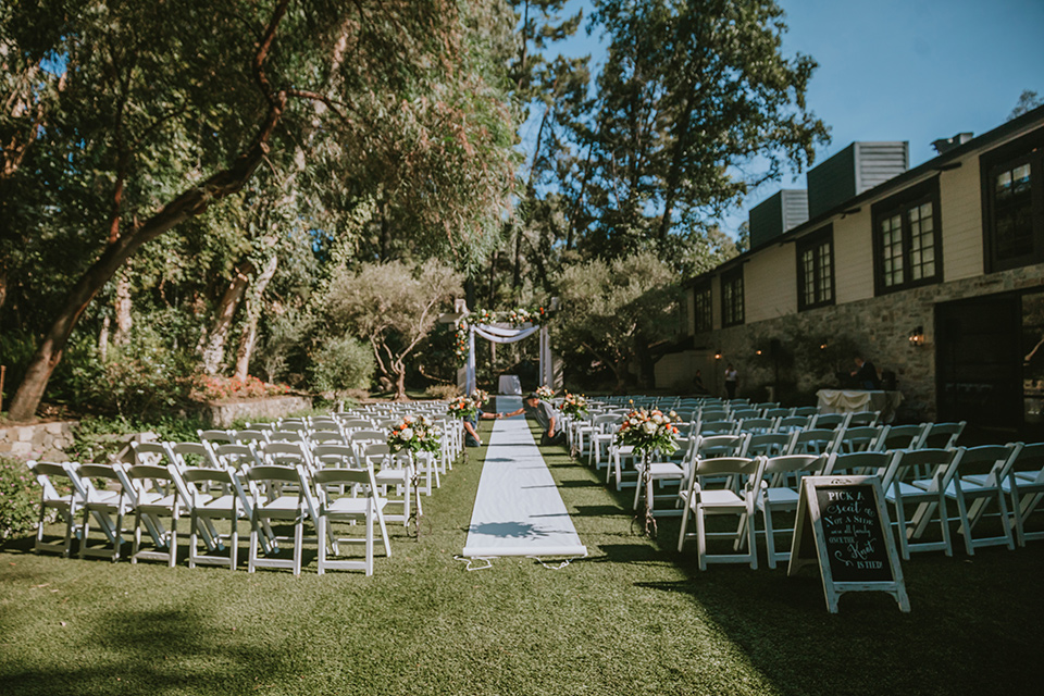  Modern boho wedding design with green and teal touches 