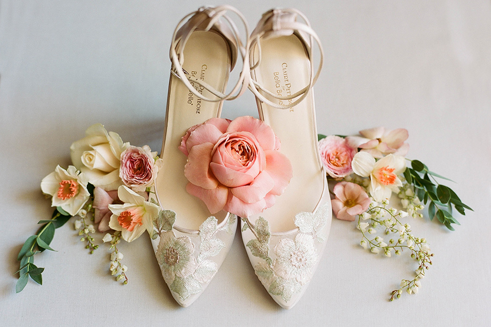  garden inspired wedding with rose details 