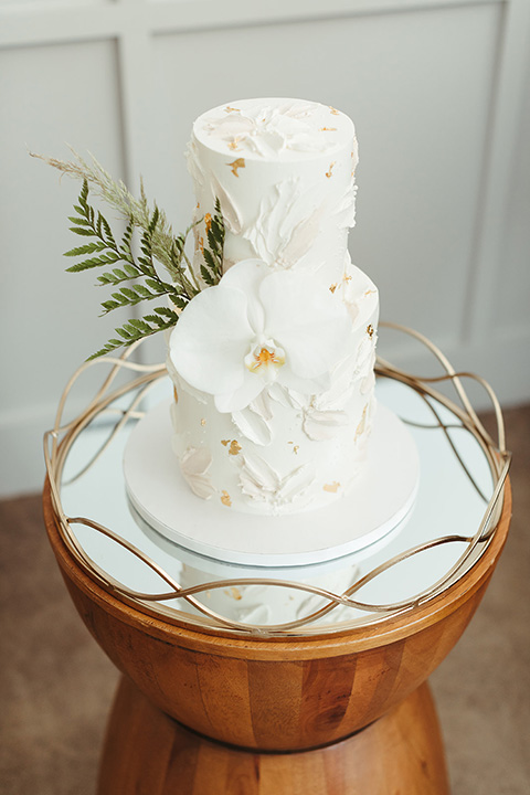  fun and tropical wedding inspired by Bali – cake  