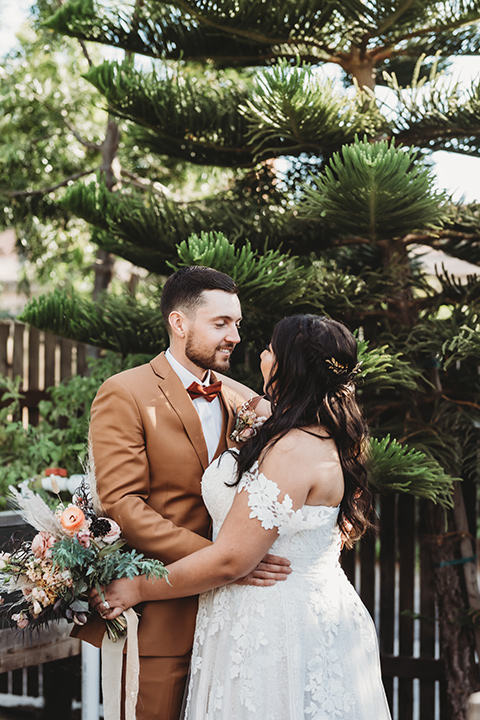  Modern boho wedding with caramel touches 