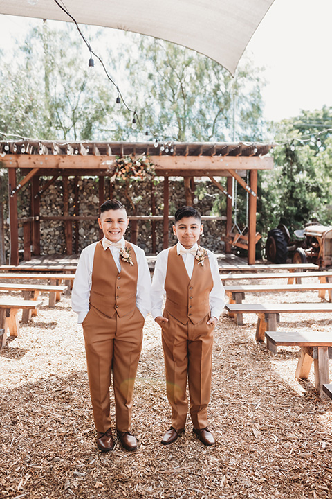  Modern boho wedding with caramel touches 