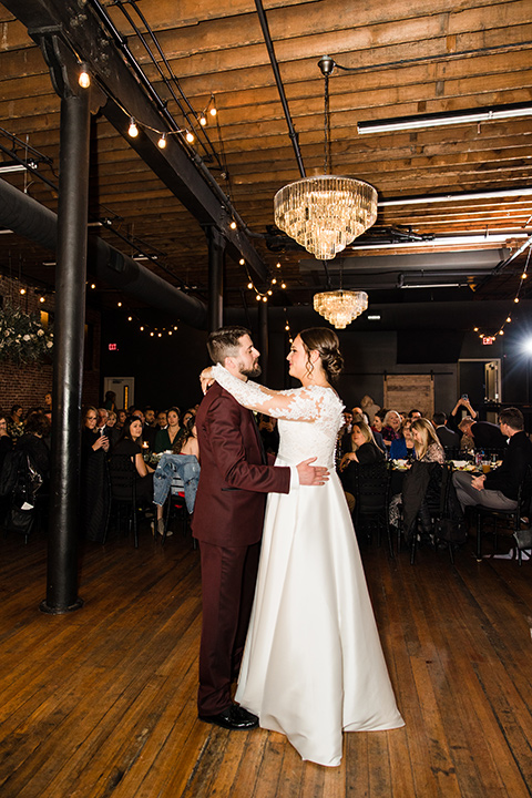  burgundy and green wedding with winter vibes – first dance 