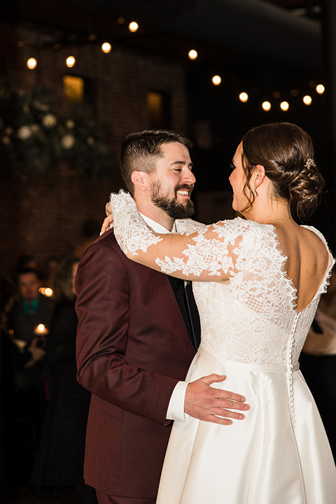  burgundy and green wedding with winter vibes – first dance 