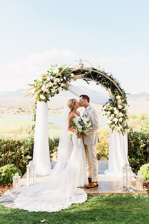  a tan and teal wedding with rustic chic details – first kiss 