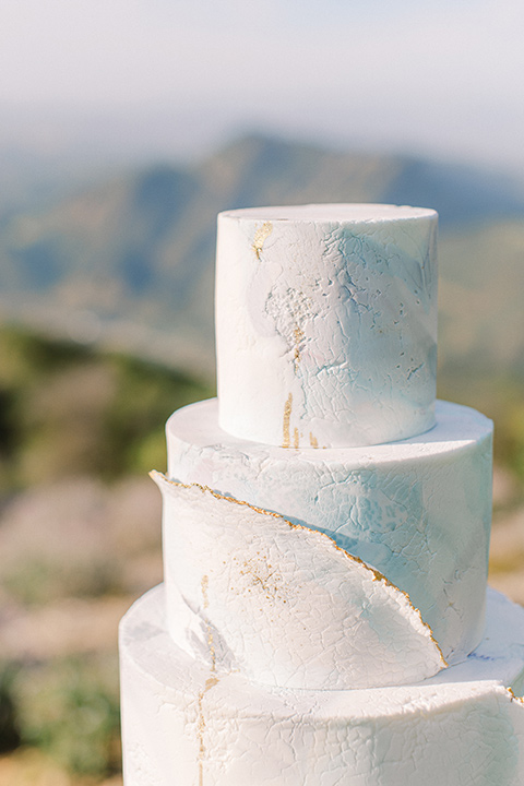  black and white beach wedding with lux details – cake 