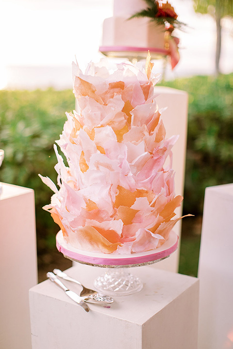  tropical tan and berry colored wedding in Hawaii – cake 