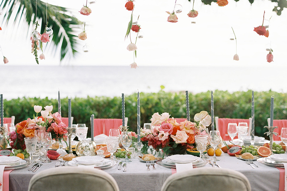  tropical tan and berry colored wedding in Hawaii – table and decor 