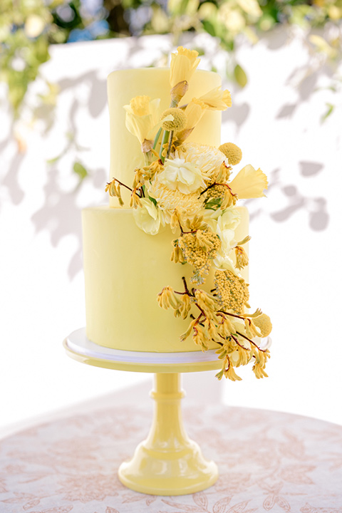  a golden toned wedding with garden details in Arizona - cake + reception décor 