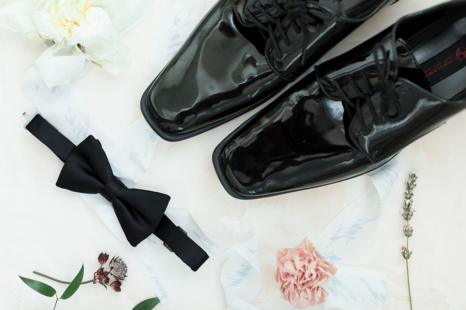  black and white wedding at the Laper Hotel – invitations and shoes