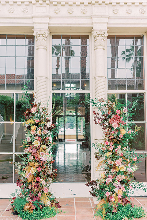  black and white wedding design at the Maxwell House with touches of pink – ceremony décor 