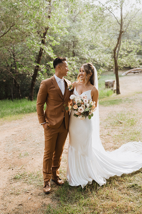  a neutral monochromatic earth toned wedding with boho trendy vibes - couple portrait 