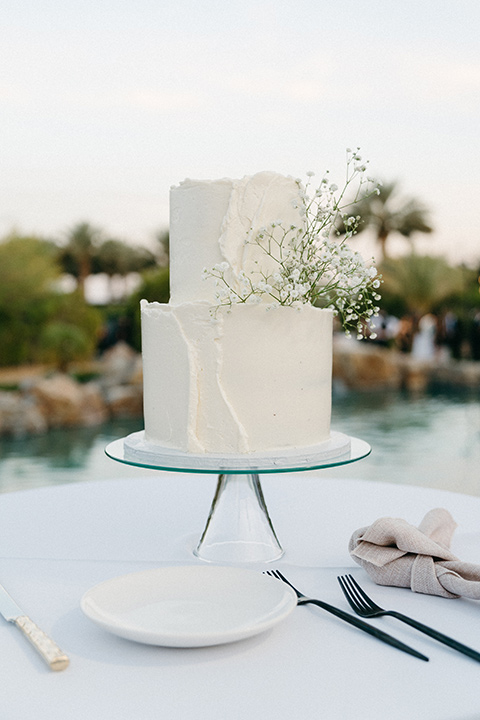  a trendy black and white wedding with modern details - cake 