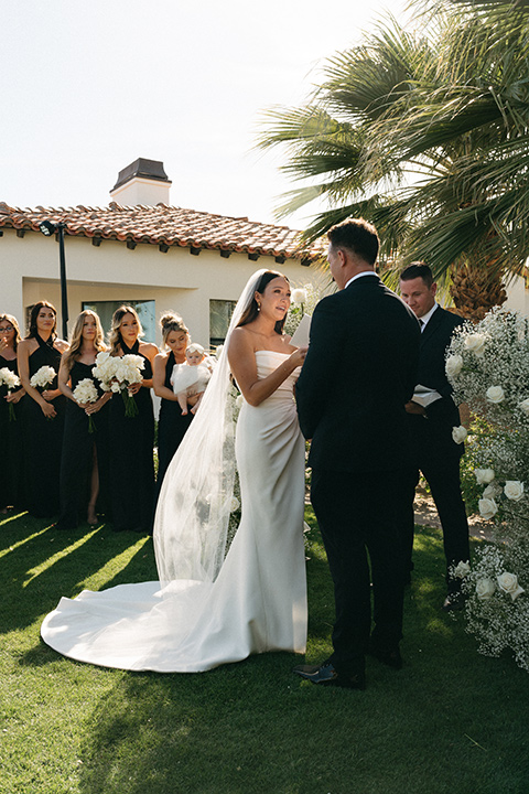  a trendy black and white wedding with modern details - ceremony 
