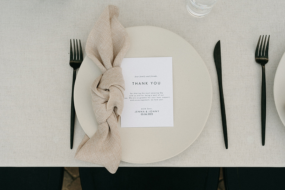  a trendy black and white wedding with modern details - reception décor 