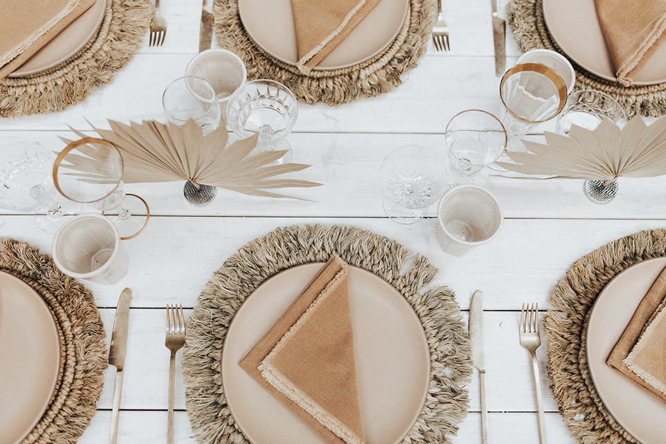  bohemian wedding with neutral colors and the groom in a gold velvet tuxedo – flatware 