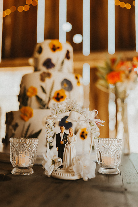  green and orange wedding in the woods with a rustic bohemian vibe – cake 