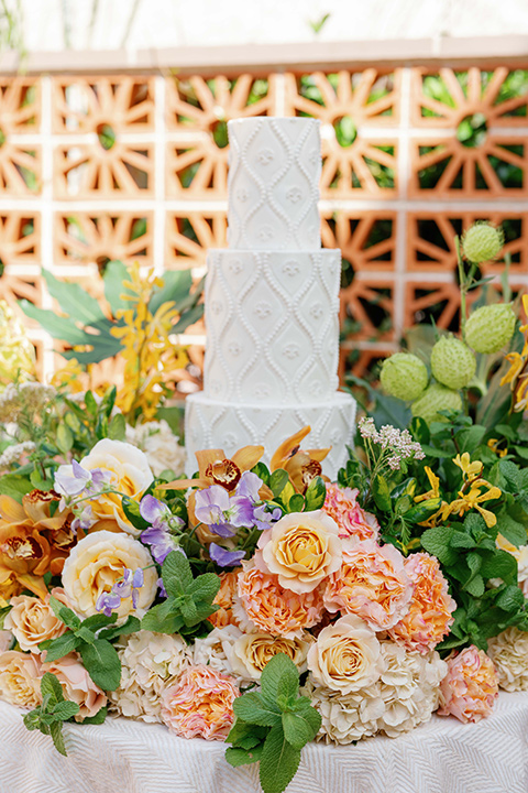  tropical and fun wedding at the Ryder Hotel – cake 